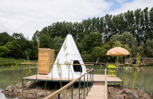 Festubert Cabin | The islet The pond of a break unusual nights