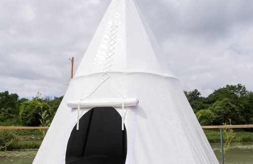 Festubert Cabin | The islet The pond of a break unusual nights