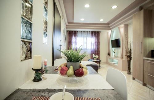 Aigaleo Apartment | 'The Ivory' House Project In Athens