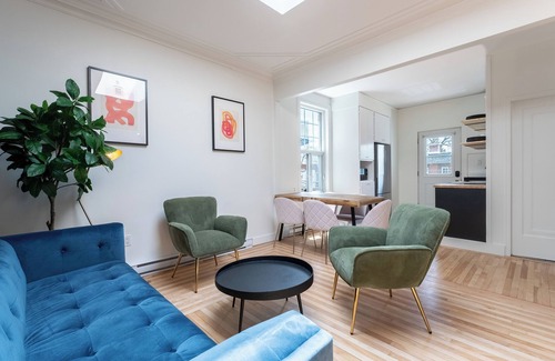 Youville Apartment | The Jasmine Fusion | 2 apartments side to side !