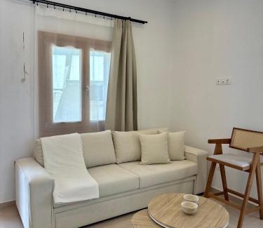 Aegina Town Apartment | The Jazz Suite