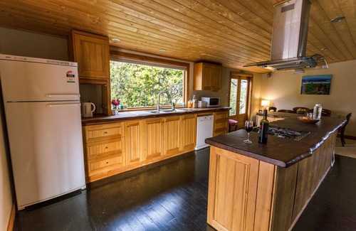 Southport Cottage | The Jetty House Cottage - a Cabin by the sea