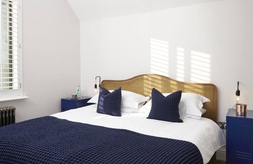 Plumpton Green Bed & Breakfast | The Jolly Sportsman