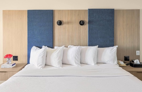 Jordan Harbour Hotel | The Jordan Ramada by Wyndham