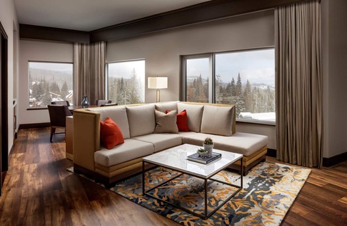 Rossland Hotel | The Josie Hotel, Autograph Collection