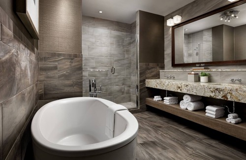 Rossland Hotel | The Josie Hotel, Autograph Collection