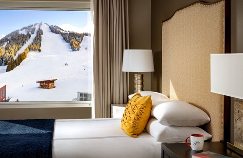 Rossland Hotel | The Josie Hotel, Autograph Collection