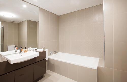 Bondi Junction Apartment | The Junction Palais - Modern and Spacious 2BR Bondi Junction Apartment Close to Everything