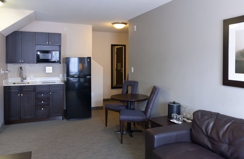 Blairmore Hotel | The Kanata by BCMInns Blairmore