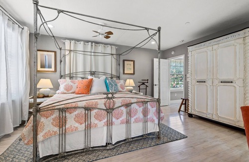 Historic Kenwood Bed & Breakfast | The Kenwood Gables Boutique Bed & Breakfast