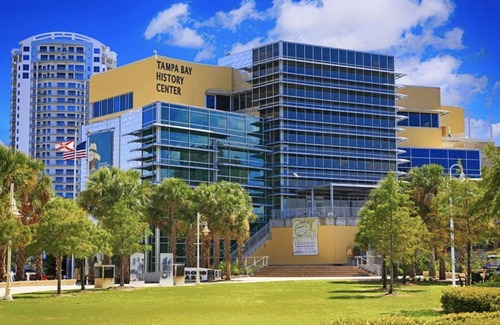 Courier City - Oscawana House | The King at Palihouse Hyde Park Village, Parking!