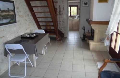 Meobecq House | The kingfisher, approved Valeurs Regional Natural Park lodge