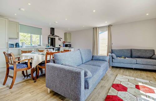 Hereford House | The Kingfisher at Canon Bridge Fishery