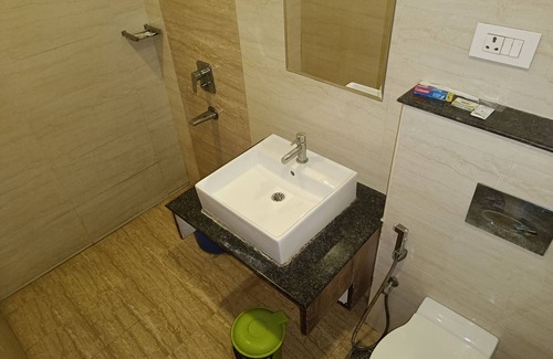 Triplicane Hotel | The Kings Park Residency