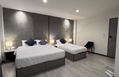 Pom Prap Sattru Phai Hotel | The Kite Hotel