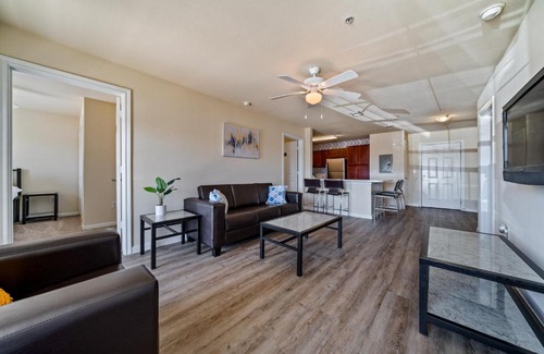 Bay Area Apartment | The Kristi 432