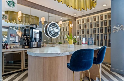 Bay Area Apartment | The Kristi 432