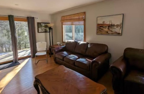 Meaford Ski Chalet | The Kutir - Entire Cottage in Meaford - Four Season Chalet - Great Place
