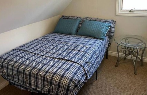 Meaford Ski Chalet | The Kutir - Entire Cottage in Meaford - Four Season Chalet - Great Place
