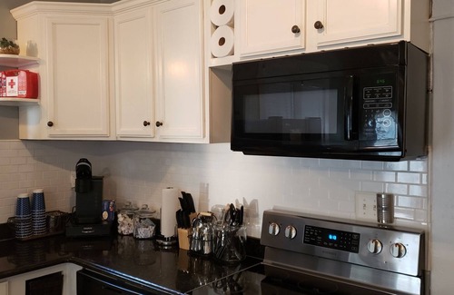 Hannon Park House | The Lafayette House Mobile Midtown Cottage