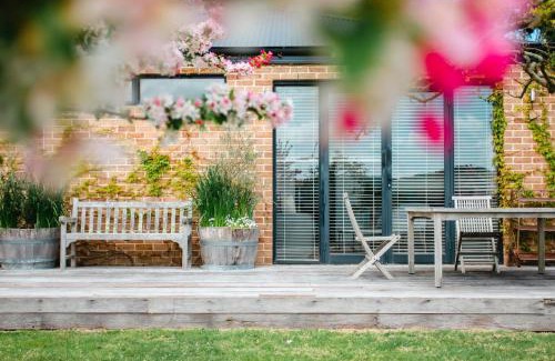 Main Ridge House | The Lakehouse