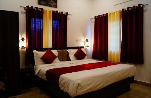 Bhimtal Hotel | The lakehouse by lake & woods