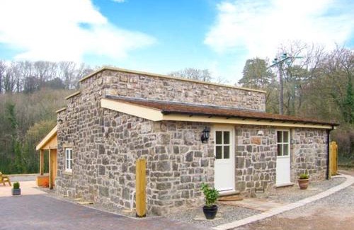 Gwaenysgor Near Prestatyn House | The Lambing Shed