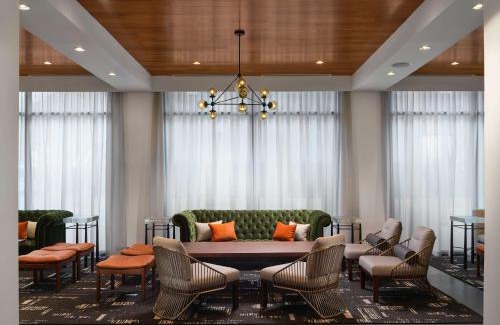 Victoria Boulevard Historic District Hotel | The Landing at Hampton Marina, Tapestry Collection by Hilton
