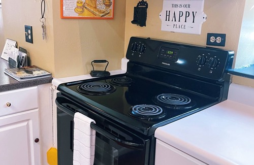Van Buren Apartment | The Landing at Main Street Suites: Cozy apartment in downtown Van Buren, AR