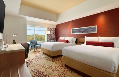 Stockade Historic District Hotel | The Landing Hotel at Rivers Casino & Resort
