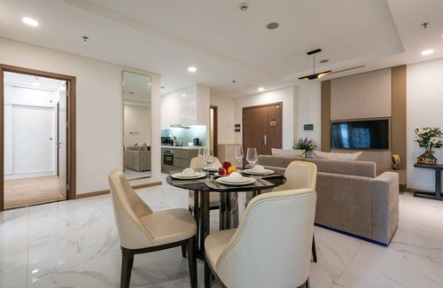 Hang Xanh Apartment | The Landmark 81- 2 Bedrooms Residence Suite