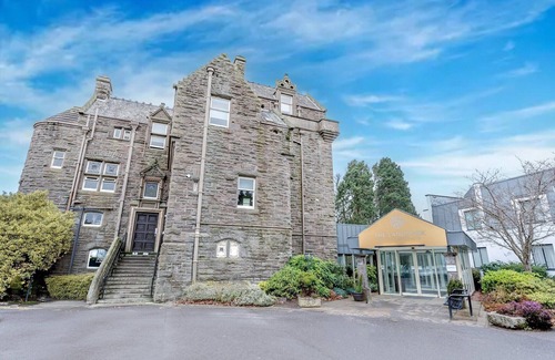 Glenisla Apartment | The Landmark Hotel and Leisure Club | SUPR DBL