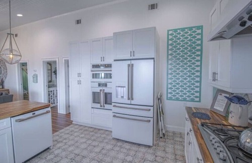 Midway House | The LaSirata at Colonels Island Haven