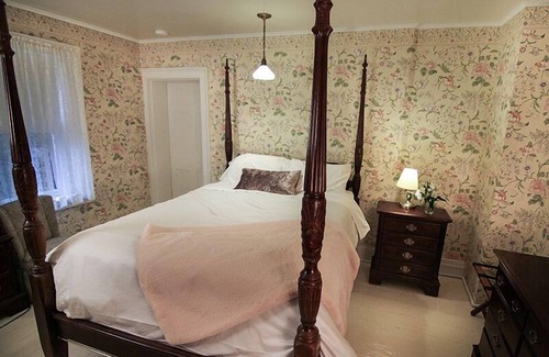 Penn Yan Bed & Breakfast | The Laurentide Inn