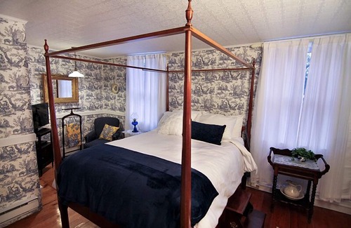 Penn Yan Bed & Breakfast | The Laurentide Inn