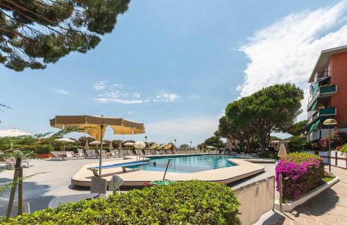 Arenzano Apartment | "The Lavender Spot" con accesso alla spiaggia e alla piscina nell'esclusiva Pineta di Arenzano
