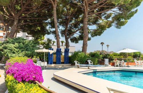 Arenzano Apartment | "The Lavender Spot" con accesso alla spiaggia e alla piscina nell'esclusiva Pineta di Arenzano