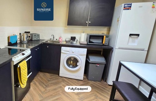 Dundee Apartment | The LAW - 4 Bedrooms, 3 Doubles, 1 Single
