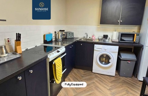 Dundee Apartment | The LAW - 4 Bedrooms, 3 Doubles, 1 Single