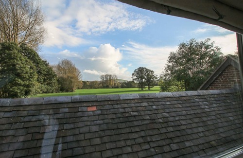 Eaton Mascott House | THE LAWLEY, family friendly, luxury holiday cottage in Dorrington