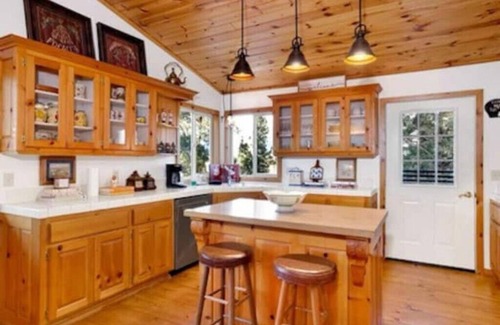 Big Bear Cabin | The Lazy Bear Inn- family friendly mountain getawaynn