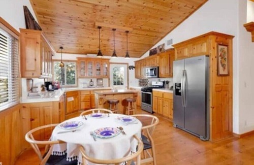 Big Bear Cabin | The Lazy Bear Inn- family friendly mountain getawaynn