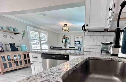 St. Petersburg - Clearwater House | The Lazy Lizard~Fun Cozy Cottagenn