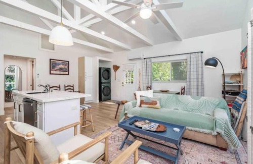 Auburn House | The Leafy Lodge- Pets ok