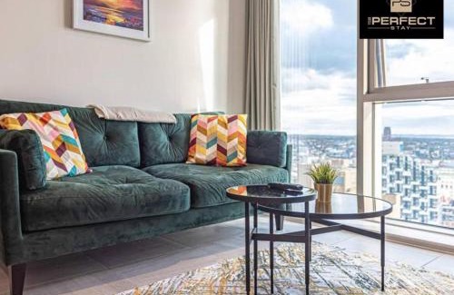 The Docks Apartment | The Lexington - Luxury Serviced Apartments City Centre - City and Waterfront views