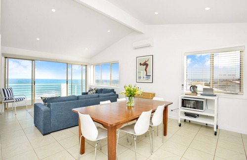 Fleurieu Peninsula House | The Lido Beach House at Pt Elliot beachfront home with spectacular sea views.