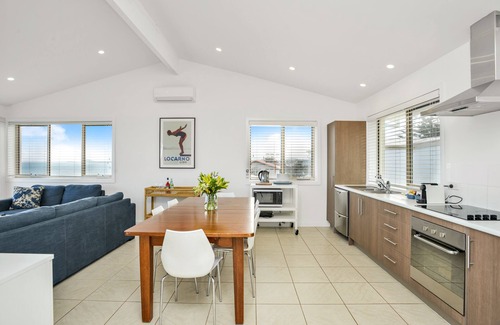 Fleurieu Peninsula House | The Lido Beach House at Pt Elliot beachfront home with spectacular sea views.