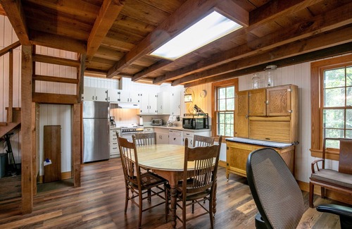 Rolling Wood House | The Lil' Sipp, 2BR Cabin by Velvet Ditch Villas