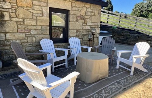 Mineral Point House | The Limestone Lodge A peaceful, rustic destination you won’t want to leave!