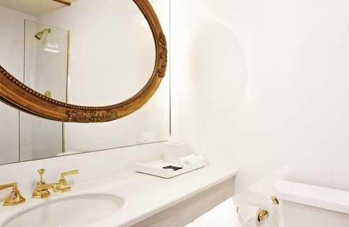 Wilshire Center Hotel | The LINE Hotel